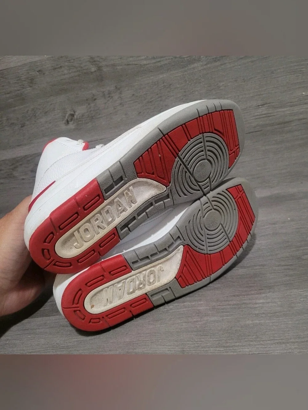 Jordan Retro 2 Chicago Youth Size 5y White Red Shoes